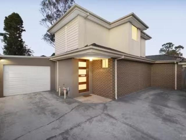 3/19 Luckie Street, Nunawading VIC 3131 House Auction