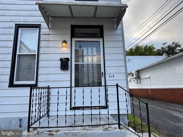 319 S 6Th Street