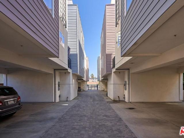 319 S Serrano Avenue
