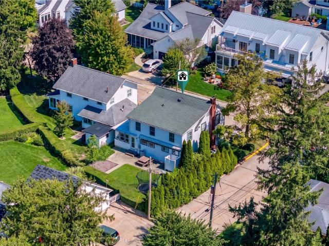 319 Seneca Avenue