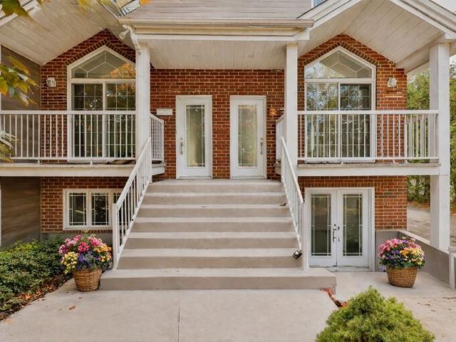 319 Rue Blainville E Sainte Thérèse, QC J7E