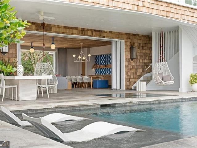 319 W 50th Street