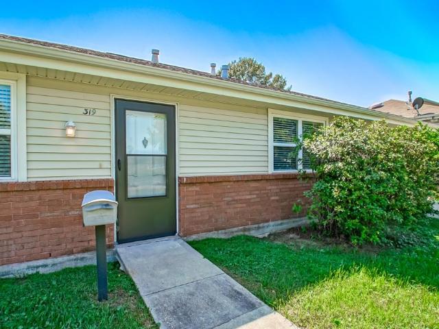 319 W Loyola Drive