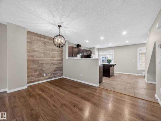 31 180 St Sw, Edmonton, AB, T6X 0H4 townhouse for sale | Listing ID E4493 | Royal LePage