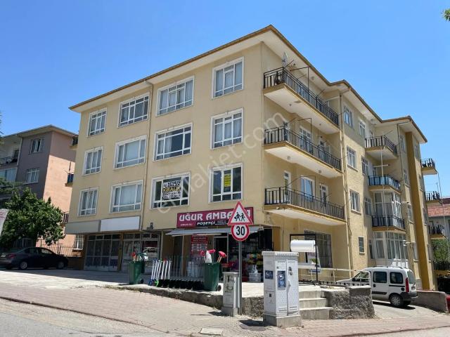 3+1 1.kat Köşe Başı Cepheleri Açık Atadan Caddesi Üzeri Kiralık