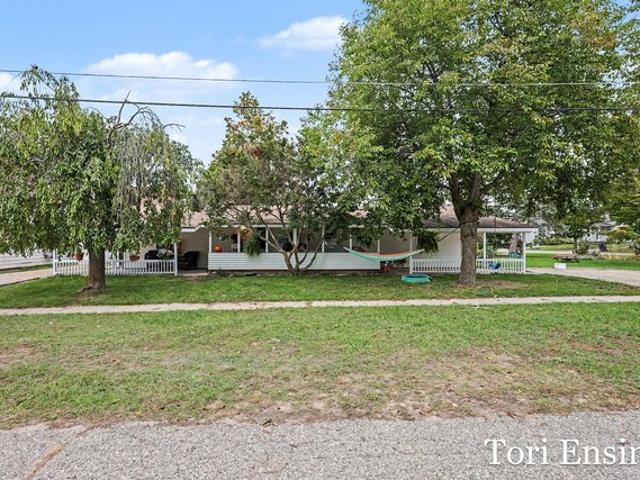 31 33 E Church St NE, Cedar Springs, MI 49319