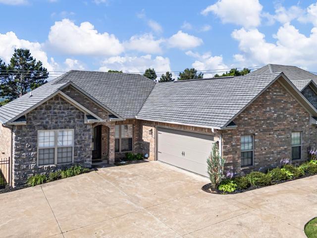 31 Village Court