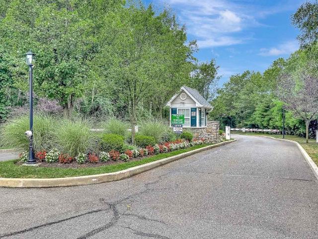 31 Willow Wood Drive