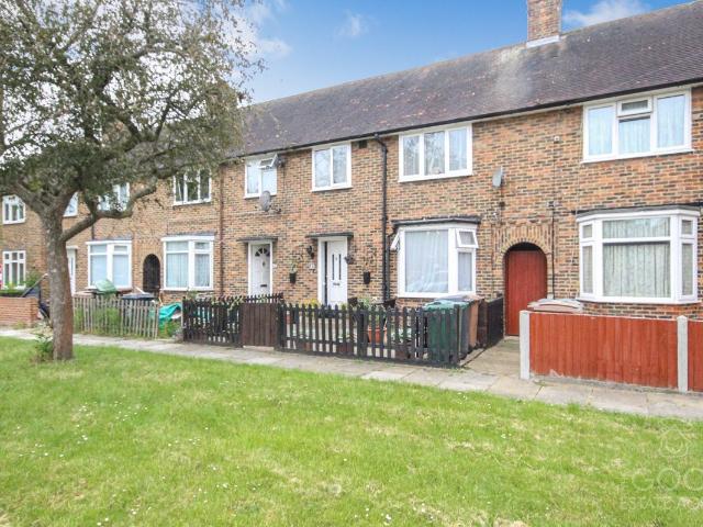 31 Withy Mead, London, Chingford E4, 3 bed terraced house to rent, £2,150 pcm | PrimeLocation