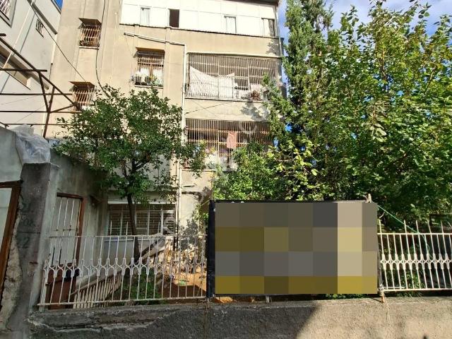 3+1 Yeşilevler De Bahçeli Müstakil Ğ. Enerjili 3 Kat 1 Katı Kiralık 90000tl.