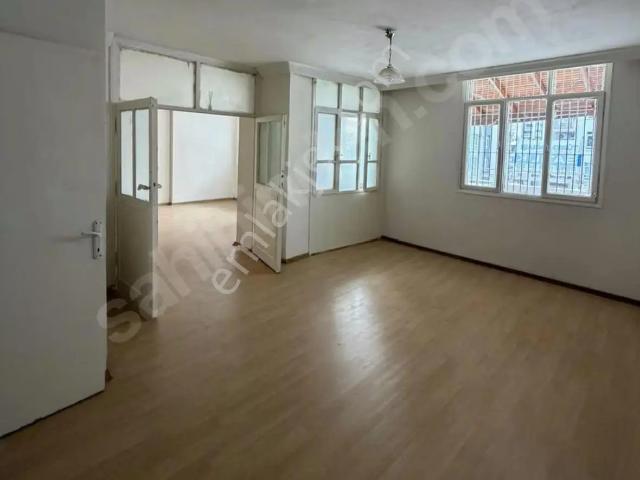 3+1 Yeşilyurt 5 5katı Kapalı Mutfak 250m2 Geniş 2daire Büyüklüğünde Asansör Yok 21 25yaş