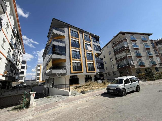 3+1 Yüksek Giriş 3 Yol Cepheli Ferah & Aydınlık Daire