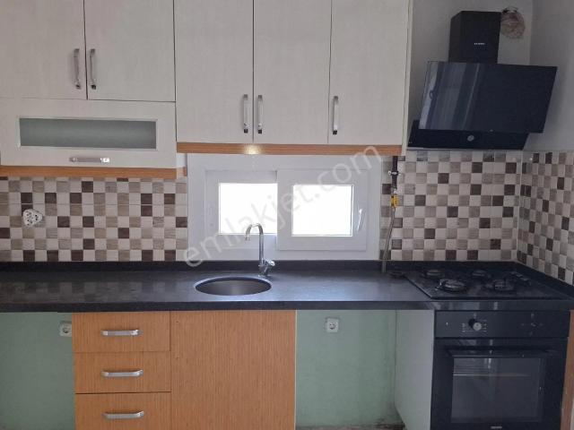 3+1 Yüzüncü Yıl Da Doğalgazsız Kat 8 Kiralık Kapalı Mutfak 23000 Tl.