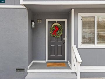 31 Adelaide Dr