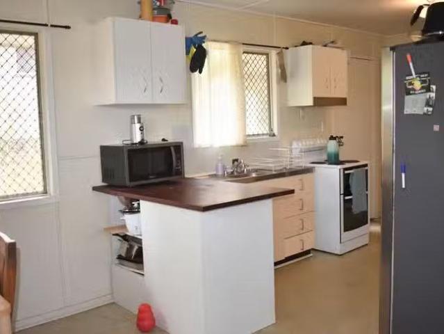 31 Amoria Street, Mansfield, QLD 4122