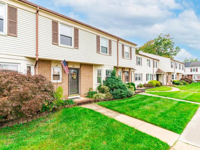 31 Astor Court