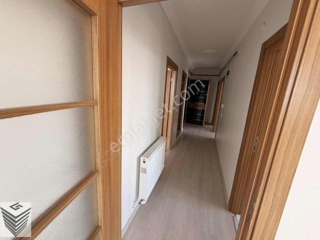 3+1 Arakat. cadde Üstü. asansörlü. kapalı Otoparklı. geniş Daire