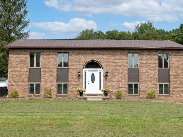 31 Aylesworth Way