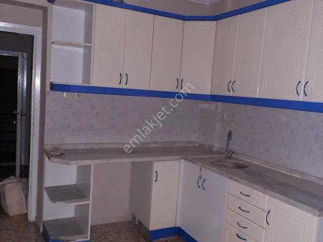 3+1 Bakımlı Yeşilyurtta Müstakil Baraj Yolu Yakını Aileye Kiralık 20000 Tl.