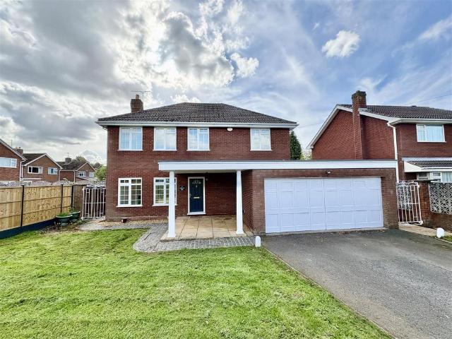 31 Bakers Gardens, Codsall 4 bed detached house to rent £2,100 pcm £485 pw