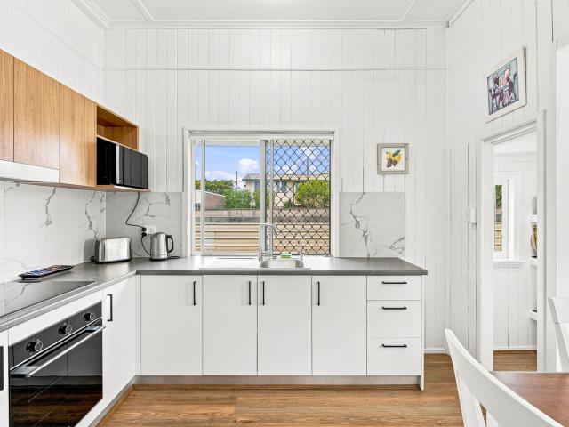 31 Beach Road, PIALBA, QLD 4655