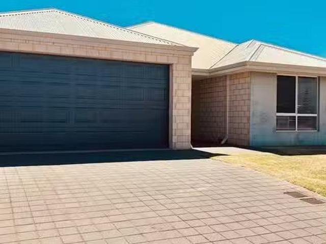 31 Beachcomber Hill, Glenfield, WA 6532
