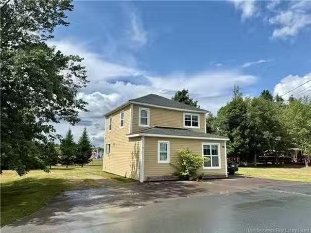 31 Bellevue St, Saint Louis De Kent, NB, E4X 1B3 house for s.