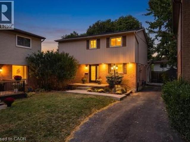 31 Berrisfield Crescent, Hamilton, ON, L8T 4X1 house for sale | Listing ID 40860 | Royal LePage