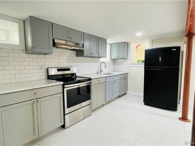 31 Brainerd Rd, Branford, CT 06405 | MLS #24148