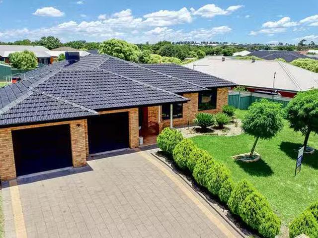 31 Carnoustie Drive, Dubbo, NSW 2830