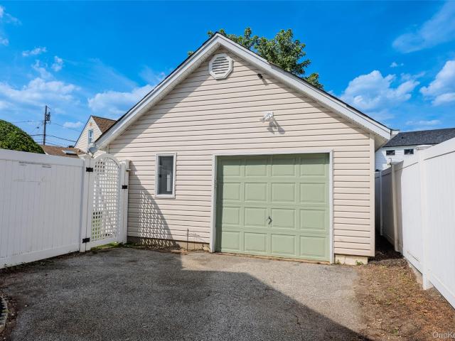 31 Cherry Avenue