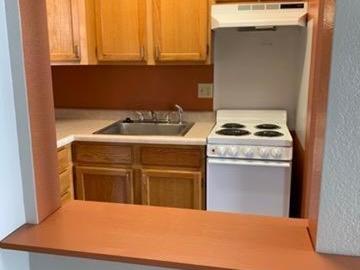 31 Chestnut Street E # 10
