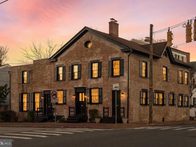31 College Avenue