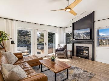 31 Corinthian Cir, Dillon, CO 80435 | MLS #S1067