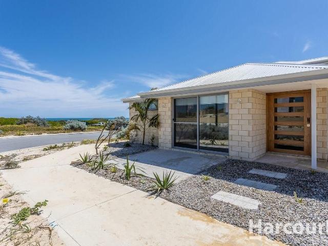31 Cowaramup Loop, TWO ROCKS, WA 6037