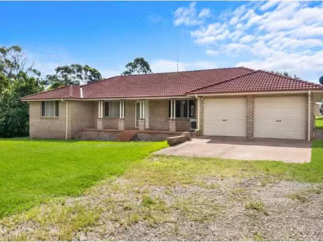 31 Cranebrook Road, Cranebrook House for rent Listed by Aliso.