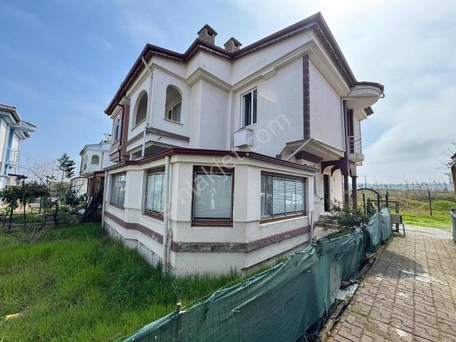 3+1 Esyali Kiralik Mustakil Villa Denize Sifir