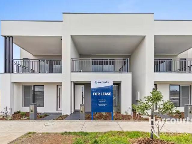 31 Fairywren Road, Mickleham, VIC 3064 Townhouse for Rent