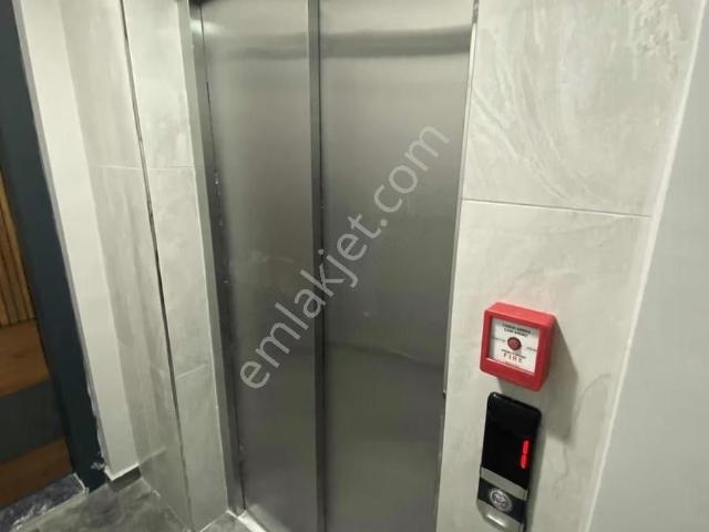 3+1 Geniş Ailelere Özel 140 M2 Sıfır Daire
