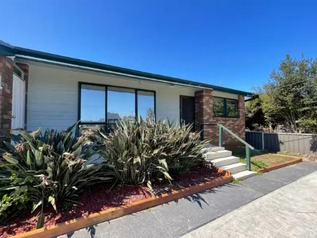 31 Georgina Avenue, Gorokan House for rent Listed by Makenzie.
