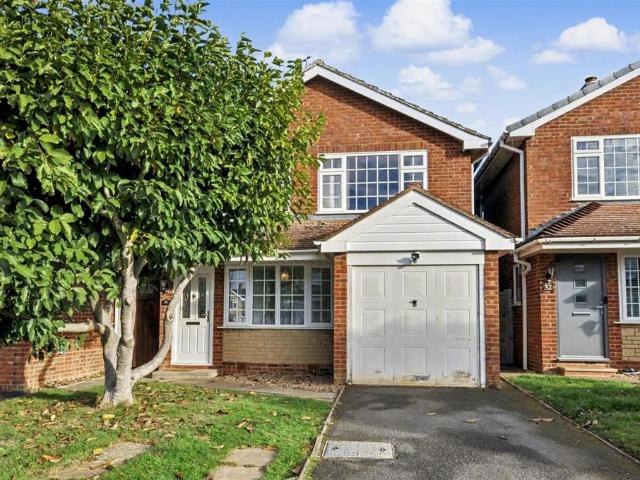 31 Godfrey CloseRadford. 3 bed house to rent £1,600 pcm £369 pw