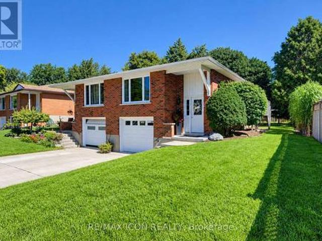 31 Grosbeak Road, Woolwich, ON, N3B 1V8 house for sale | Listing ID X13813 | Royal LePage
