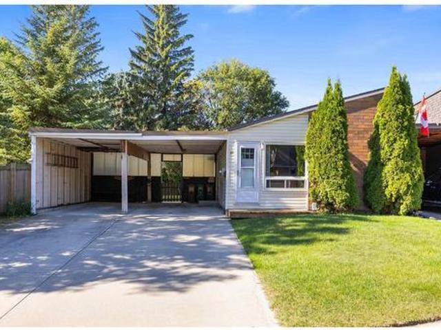 31 Greenfield Es, St. Albert, AB, T8N 2G2 townhouse for sale | Listing ID E4509 | Royal LePage