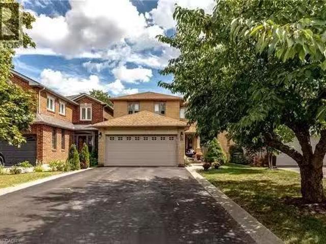 31 Grindstone Way, Hamilton, ON, L9H 7B7 house for sale Lis.