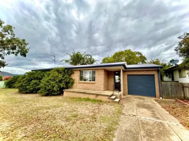 31 Holland Street, SOUTH TAMWORTH House for rent Listed by We.