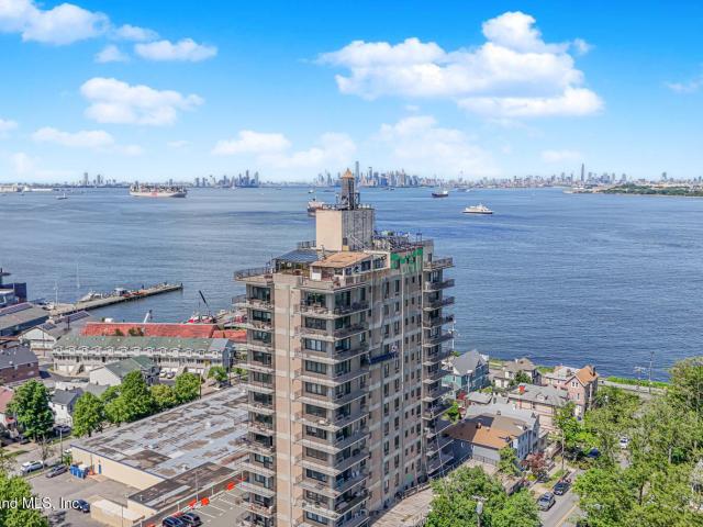 31 Hylan Boulevard, Unit 2D