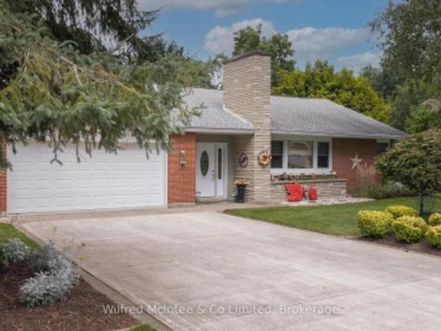 31 Johnstone Boulevard, Brockton, ON, N0G 2V0 house for sale | Listing ID X13759 | Royal LePage