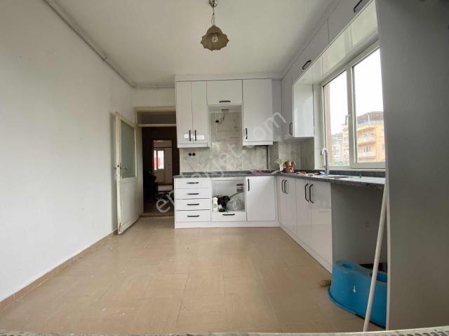 3+1 Kiralık Ara Kat İlbade Mahallesi Hüdai Oral Caddesinde