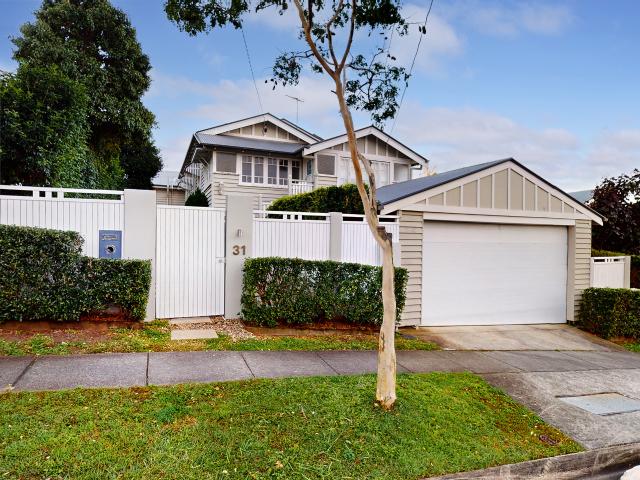 31 leslie street, bardon, qld, 4065