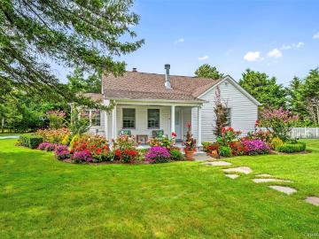 31 Liberty St, Westhampton Beach, NY 11978 | MLS #822877
